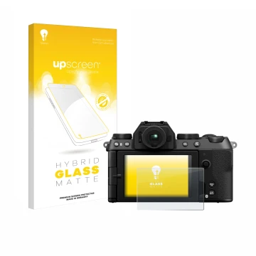 Face avant d’un emballage produit avec le logo de la marque upscreen. À côté, l’appareil Fujifilm X-S20 est représenté avec la