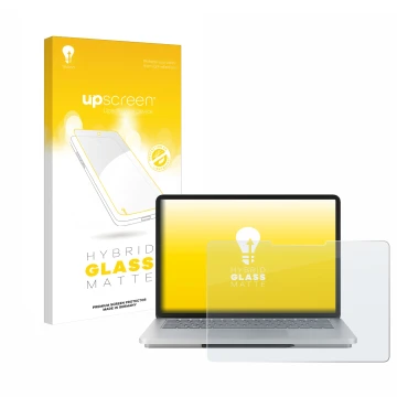 Face avant d’un emballage produit avec le logo de la marque upscreen. À côté, l’appareil Microsoft Surface Laptop Studio 2 est