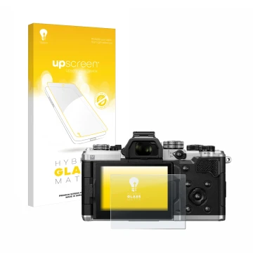 Face avant d’un emballage produit avec le logo de la marque upscreen. À côté, l’appareil OM System OM-3 est représenté avec la