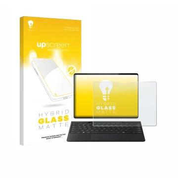 Face avant d’un emballage produit avec le logo de la marque upscreen. À côté, l’appareil Microsoft Surface Pro Copilot+ 13