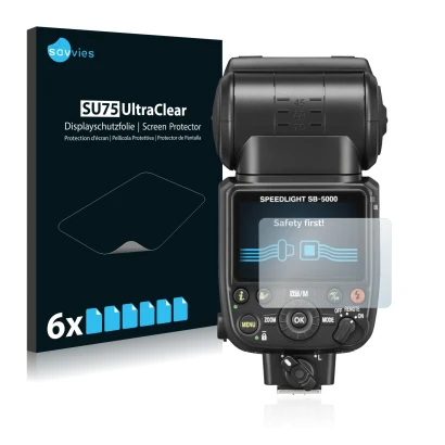Face avant d’un emballage produit avec le logo de la marque Savvies. À côté, l’appareil Nikon SB-5000 est représenté avec la p