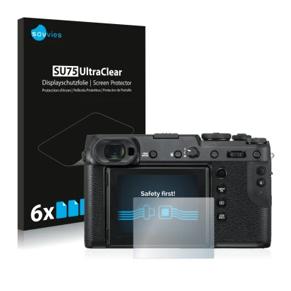 Face avant d’un emballage produit avec le logo de la marque Savvies. À côté, l’appareil Fujifilm GFX 50R est représenté avec l