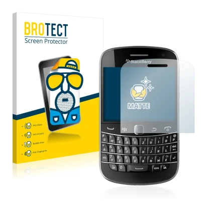 Face avant d’un emballage produit avec le logo de la marque BROTECT. À côté, l’appareil RIM BlackBerry Bold Touch 9900 est rep
