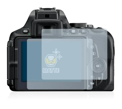 Image de l'appareil Nikon D5600 avec une grande variété de protections d'écran.
