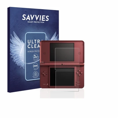 Face avant d’un emballage produit avec le logo de la marque Savvies. À côté, l’appareil Nintendo DSi XL est représenté avec la