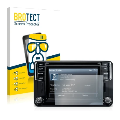 Face avant d’un emballage produit avec le logo de la marque BROTECT. À côté, l’appareil Volkswagen Caddy 2015 Discover Media 6