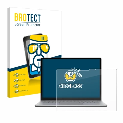 Face avant d’un emballage produit avec le logo de la marque BROTECT. À côté, l’appareil Microsoft Surface Laptop 6 13.5