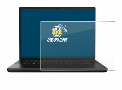 Image de l'appareil Razer Blade 16 2024 avec une grande variété de protections d'écran.