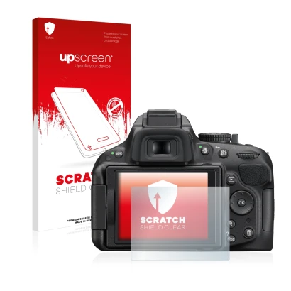 Face avant d’un emballage produit avec le logo de la marque upscreen. À côté, l’appareil Nikon D5200 est représenté avec la pr