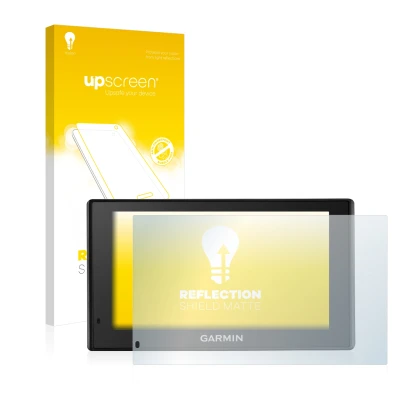 Face avant d’un emballage produit avec le logo de la marque upscreen. À côté, l’appareil Garmin DriveTrack 70LM est représenté