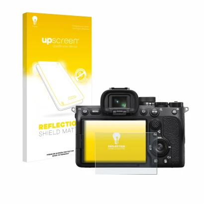 Face avant d’un emballage produit avec le logo de la marque upscreen. À côté, l’appareil Sony Alpha 7 IV est représenté avec l
