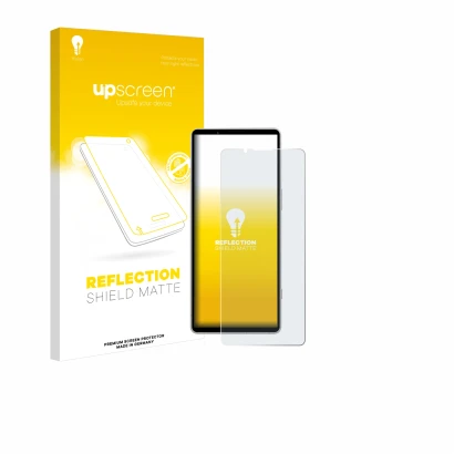 Face avant d’un emballage produit avec le logo de la marque upscreen. À côté, l’appareil Sony Xperia 5 V est représenté avec l