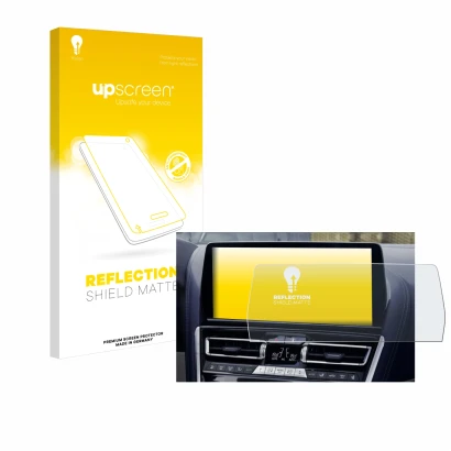 Face avant d’un emballage produit avec le logo de la marque upscreen. À côté, l’appareil BMW facelift 8 series BJ 2022-2025 es