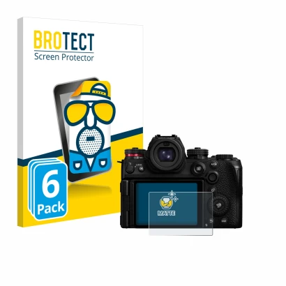 Face avant d’un emballage produit avec le logo de la marque BROTECT. À côté, l’appareil Panasonic Lumix S1R II est représenté