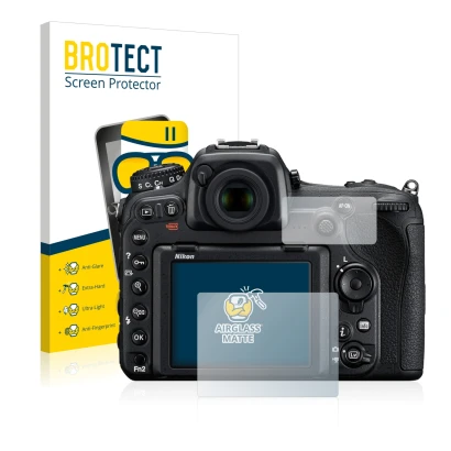 Face avant d’un emballage produit avec le logo de la marque BROTECT. À côté, l’appareil Nikon D500 est représenté avec la prot