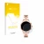 Face avant d’un emballage produit avec le logo de la marque upscreen. À côté, l’appareil Michael Kors Access Runway (41 mm) es
