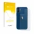 Face avant d’un emballage produit avec le logo de la marque upscreen. À côté, l’appareil Apple iPhone 12 (Arrière) est représe